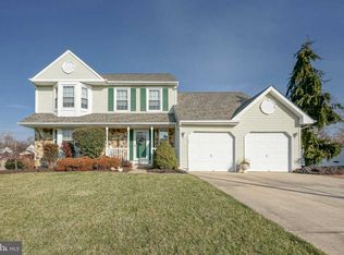 15 Azalea Dr, Sicklerville, NJ 08081