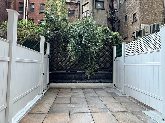 2nd image of 114 E 40th St Front 2
