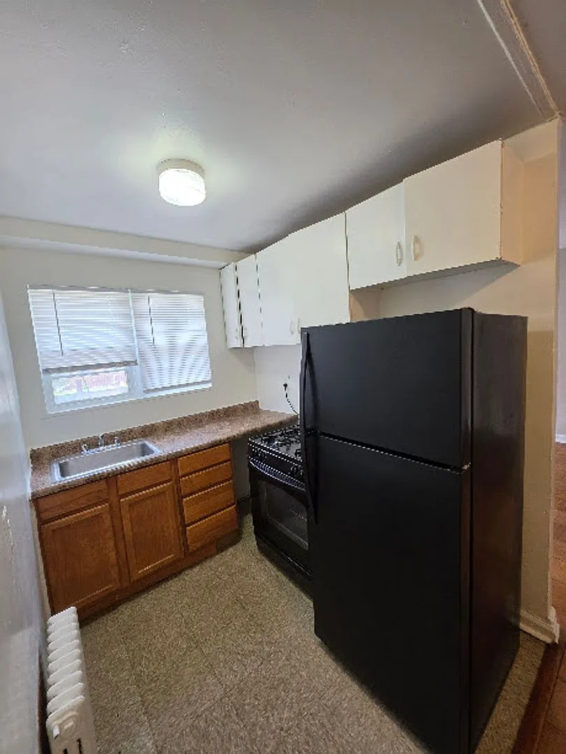 136 Kenilworth Ave Ne — Photo 4