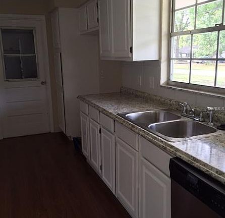 5th image of 230 W Holly Dr