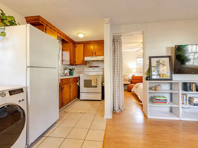 2067 Medway Rd #B — Photo 11