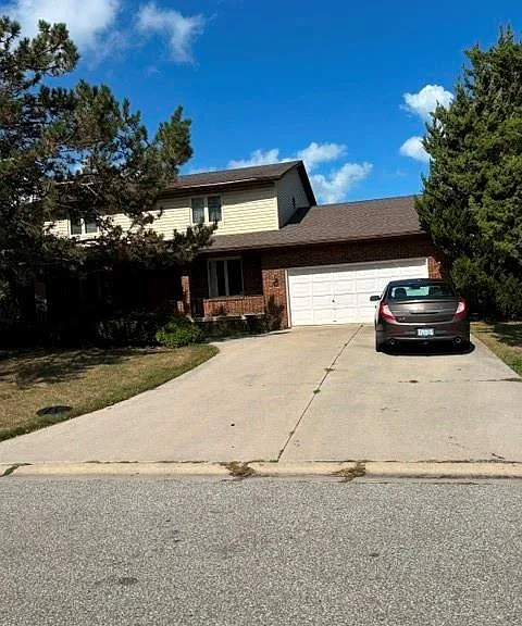 586 Dresden Pl — Photo 1