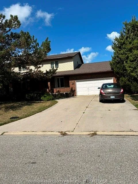 586 Dresden Pl