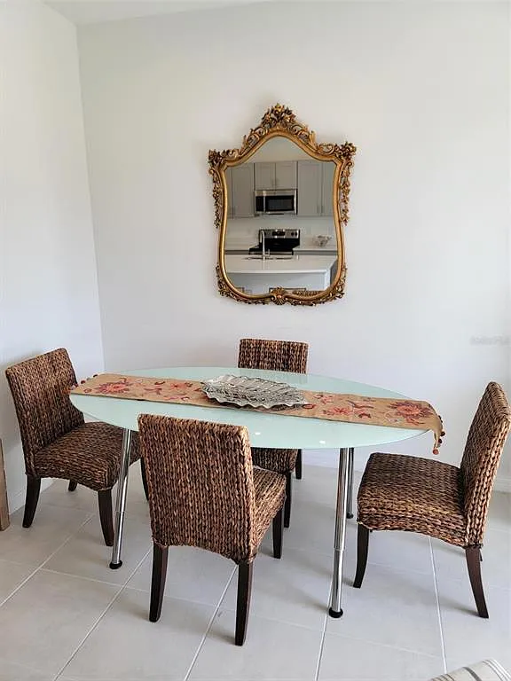 3 bed, 2.5 bath, 1407 sqft, $2,375 — Photo 4
