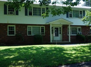 24 College St APT 2, Clinton, CT 06413