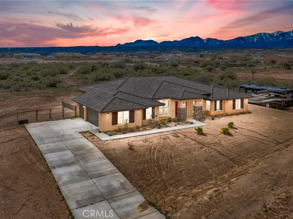 9223 Mesquite St, Phelan, CA 92371