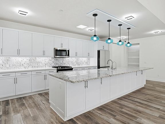 4th image of 8961 Trailridge Ave