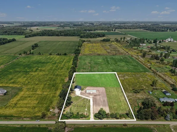 16106 Turner Rd, Yale, MI 48444