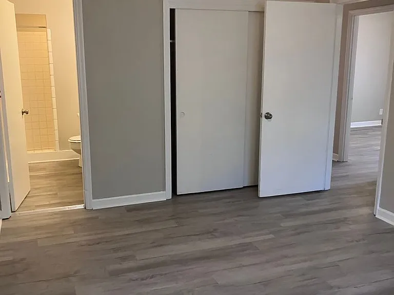 2063 Vineville Ave — Photo 4