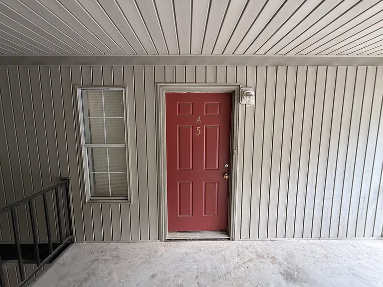 351 Bryant Ln — Photo 7