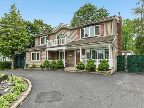 1010 Douglas Avenue, Wantagh, NY 11793