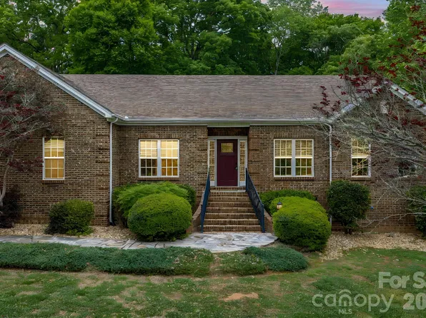 1919 Ashmere Dr, Iron Station, NC 28080