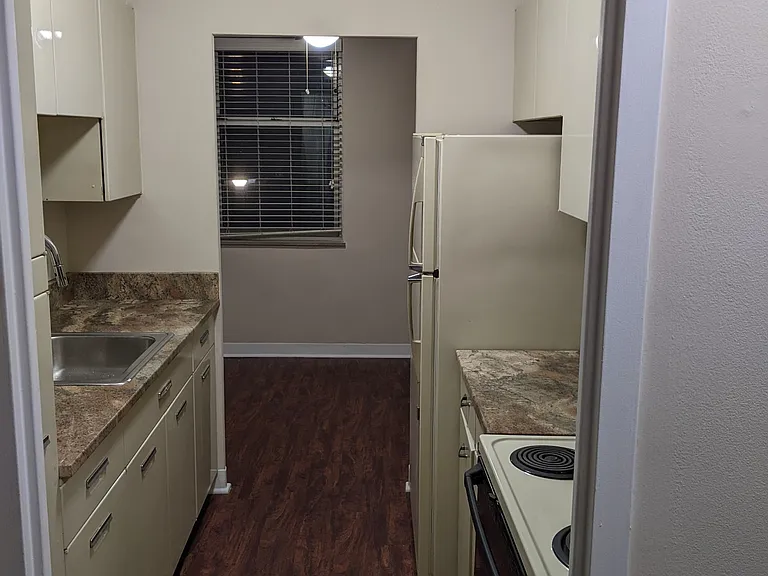 11850 Edgewater Dr #101 — Photo 12