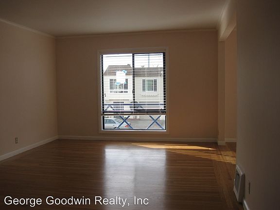 5th image of 2034 42nd Ave