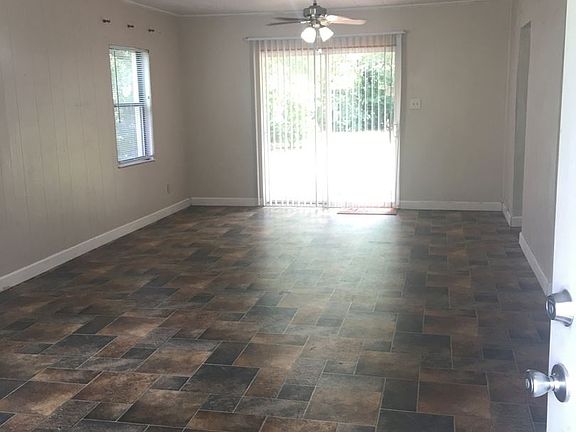 2nd image of 1565 Caldwell Dr
