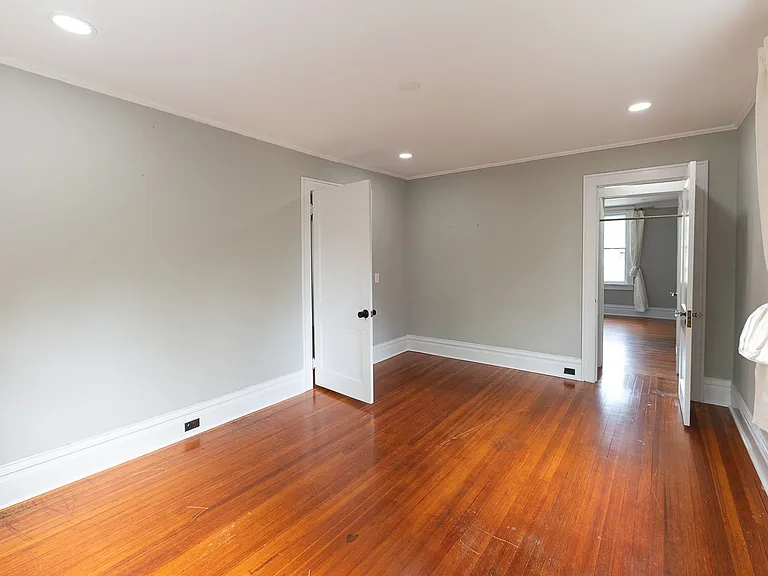 501 Steele St — Photo 6
