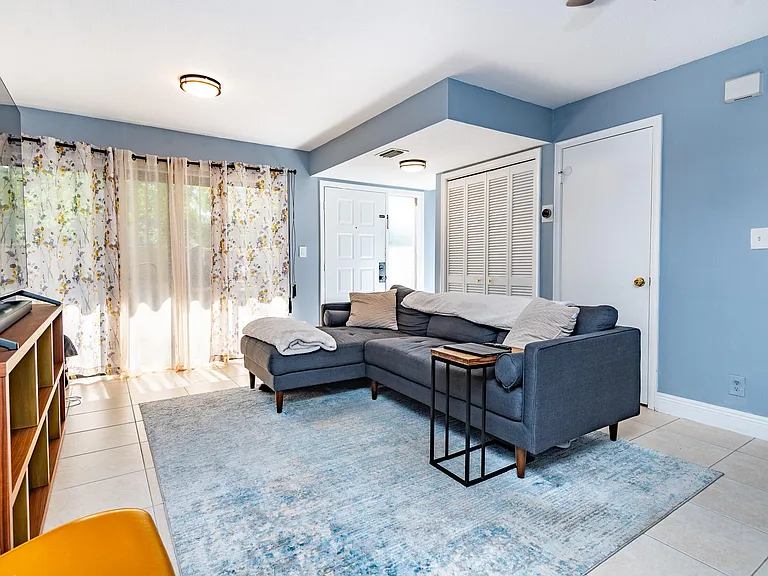 740 SE 1st Way #101 — Photo 5