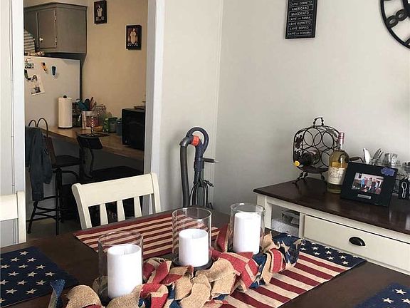 5th image of 60 Hempstead Ave APT 1P