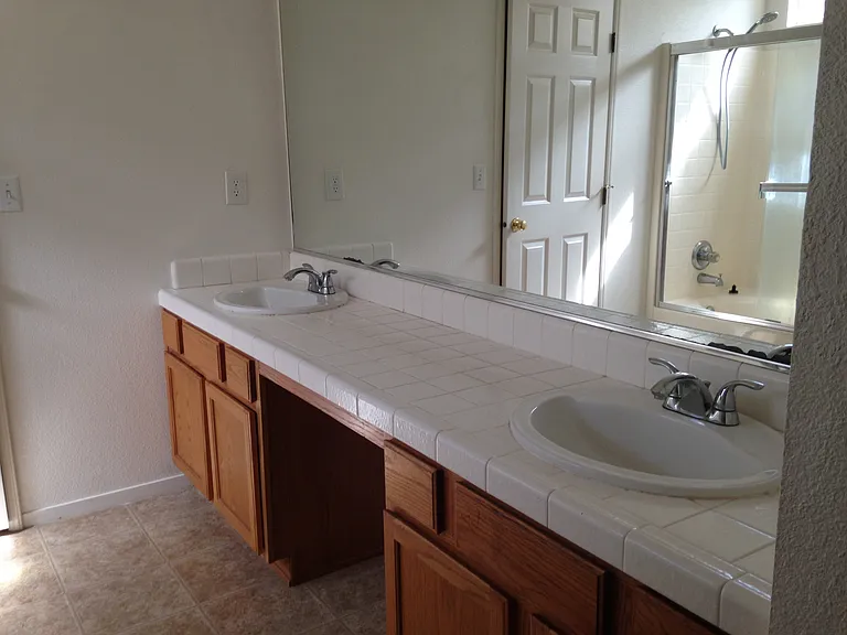 917 Northstar Dr — Photo 2