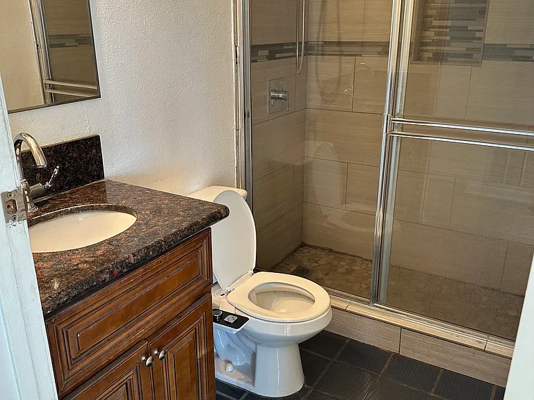 1111 Sunvue Pl #8 — Photo 6