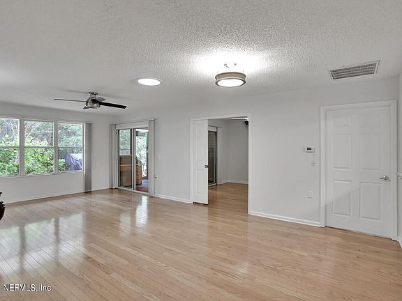 4th image of 4549 Middleton Park Cir E