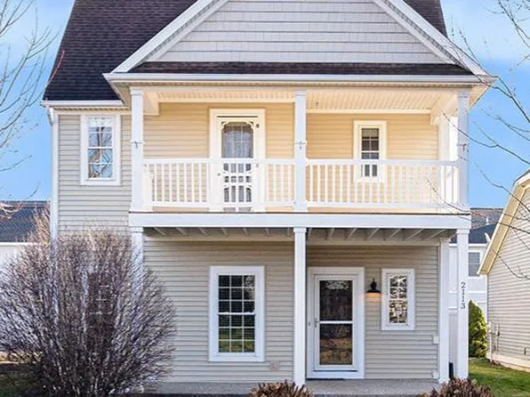 2113 Kensington Park Cir, Holland, MI 49423