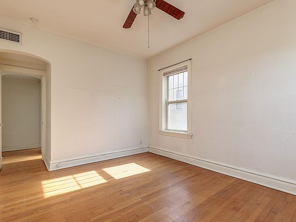 3rd image of 7532 Parkdale Ave #1S