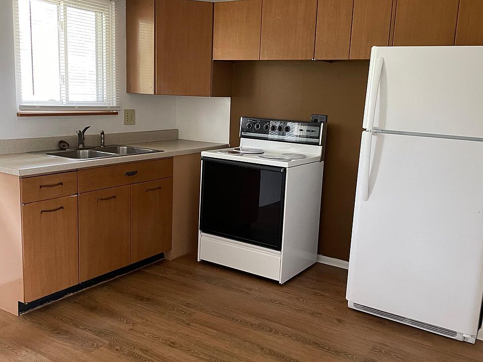 New floor, Electric stove, newer fridge