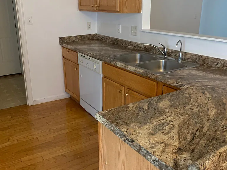 3612 King Edward Way — Photo 6