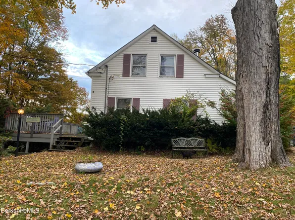 95 Curtis St, Hinsdale, MA 01235