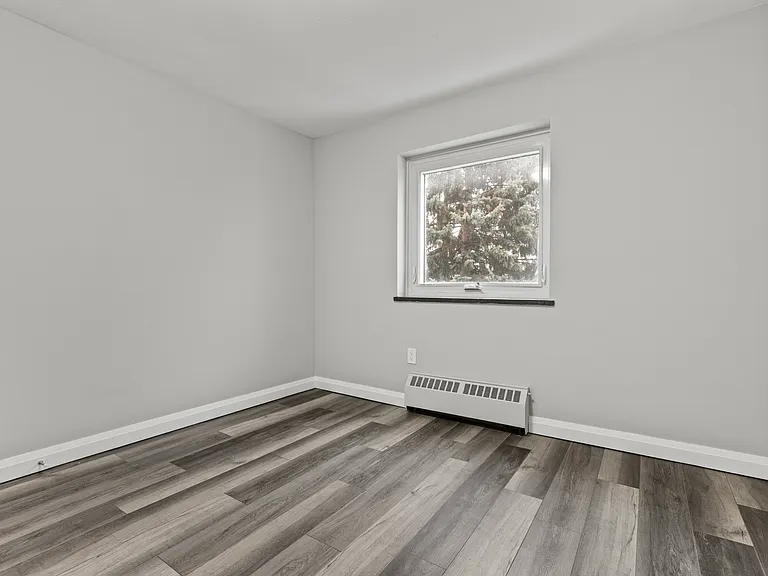 483 Linwell Rd — Photo 11