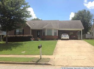 1907 Rapier Dr, Horn Lake, MS 38637