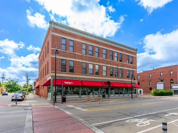 502 7th St Unit 201, Rockford, IL 61104