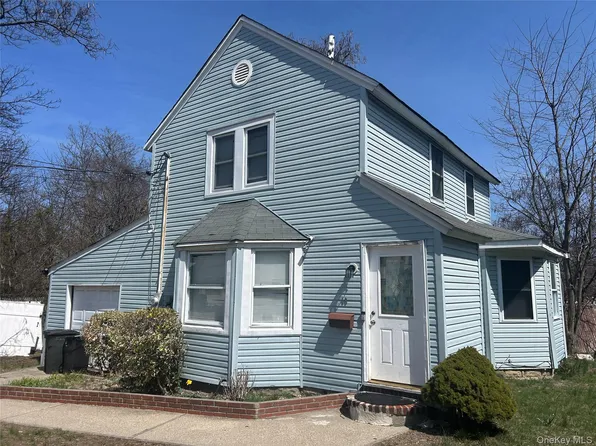 19 West side Avenue, Bay Shore, NY 11706