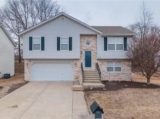 379 Sweetwater Ln, O Fallon, IL 62269