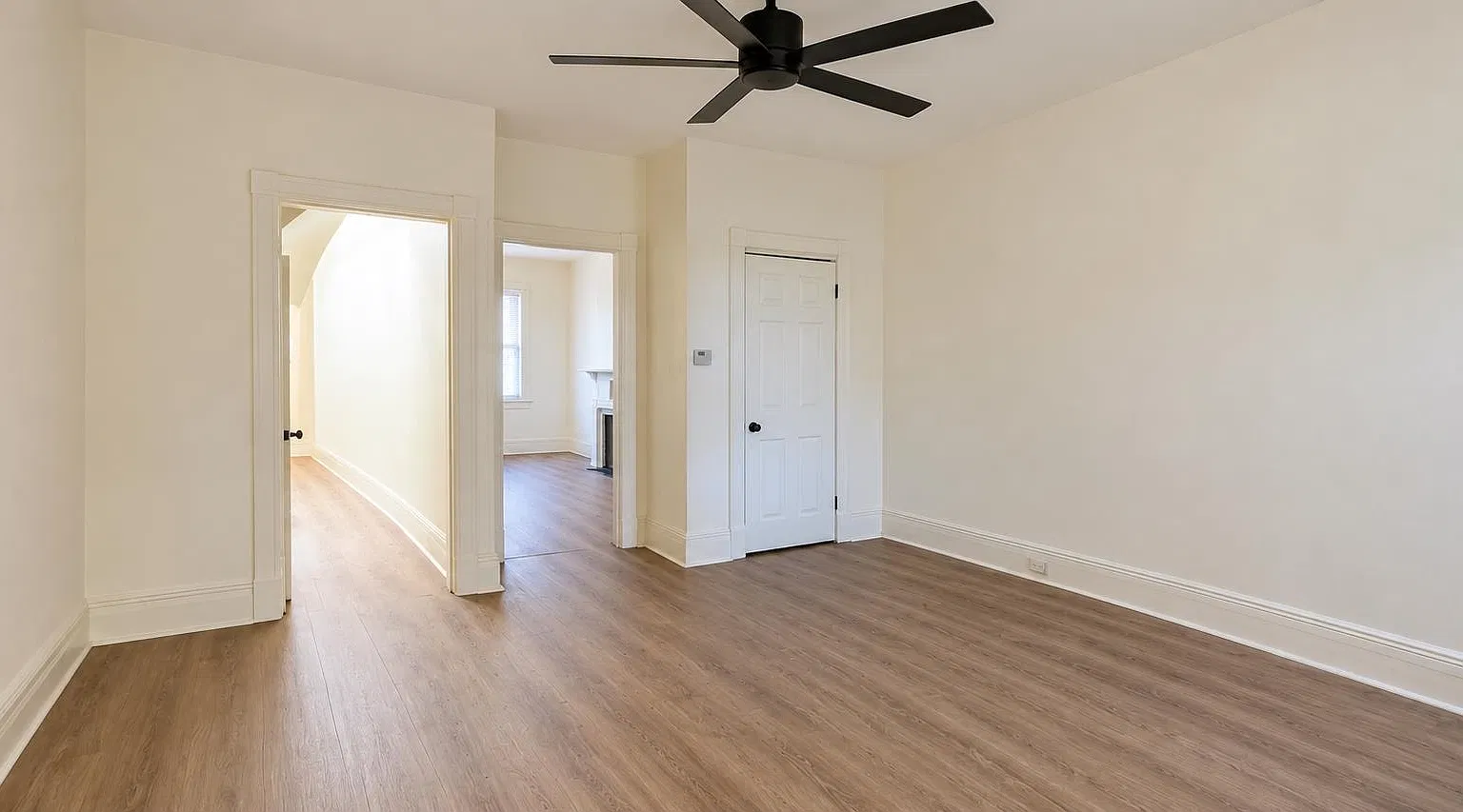 3 bed, 1.0 bath, $2,500 — Photo 3