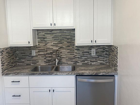 Kitchen with dishwasher