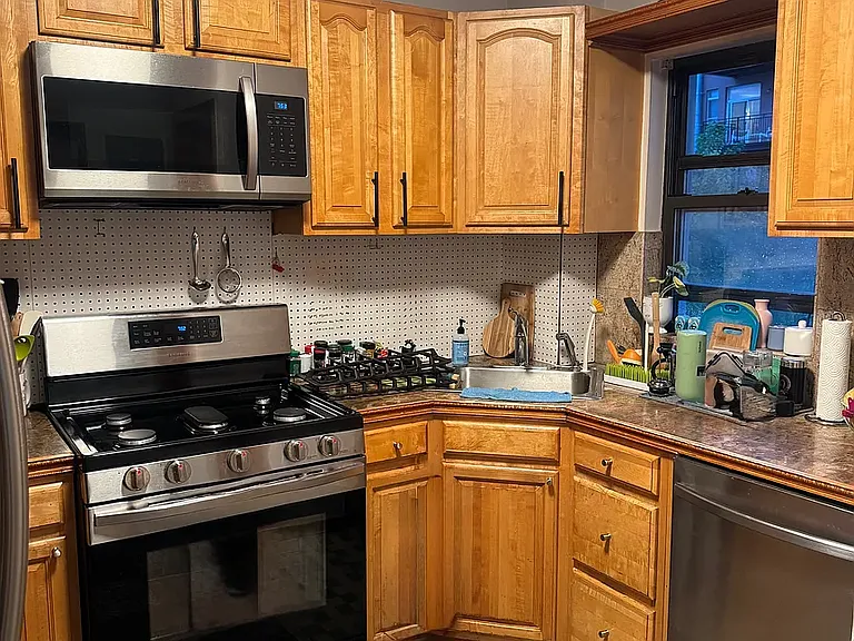 267 Eckford St #2 — Photo 2
