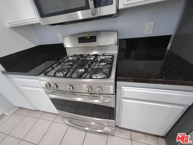 1844 Thayer Ave #102 — Photo 10