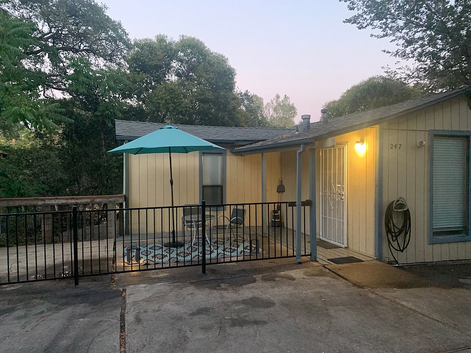 1st image of 247 Live Oak St #1/2
