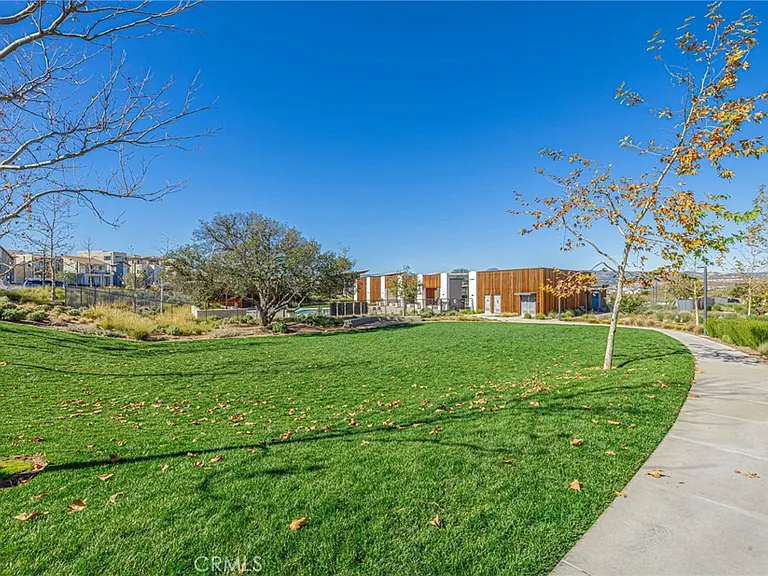 27555 Sanctuary Ct — Photo 21