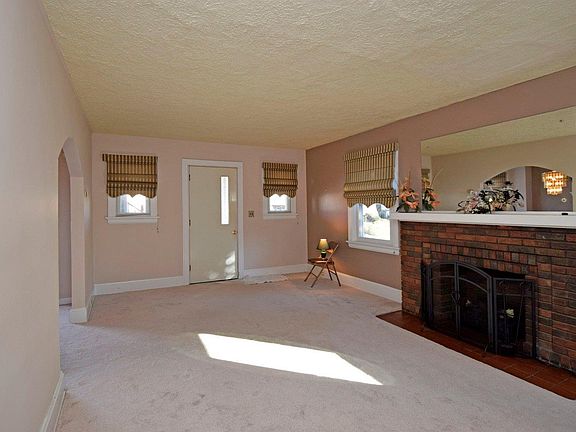 4th image of 3461 Evanston Ave
