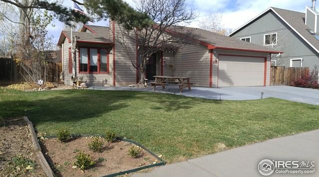 2606 Wyandotte Dr