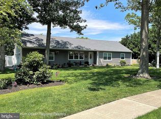 1 Frost Dr, Bayville, NJ 08721
