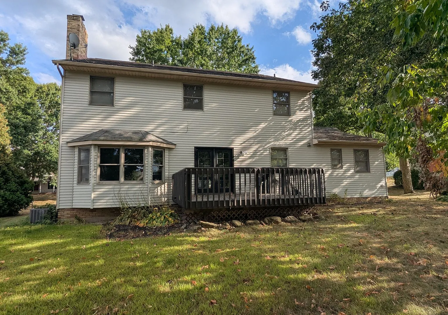 Welcome to your new home in the Heart of Plain Township. — Photo 2