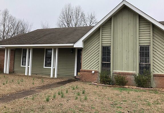 2nd image of 106 W Swoope Dr