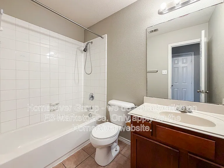 1102 Oak Hollow Ln — Photo 13