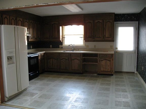 2nd image of 3126 Hemlock St