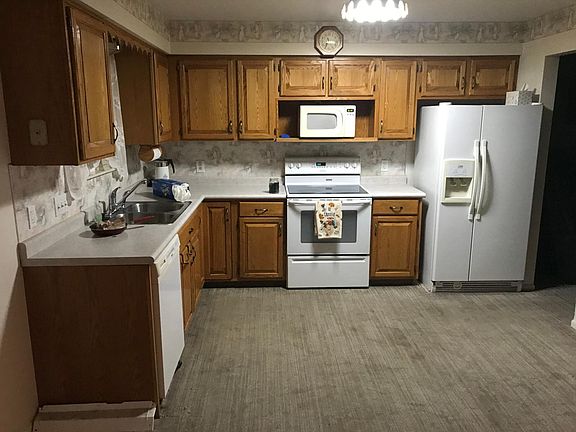 4th image of 9457 Charron Dr #1
