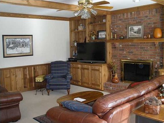5th image of 207 Hawthorne Dr